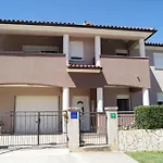 Ema Apartamento Pula