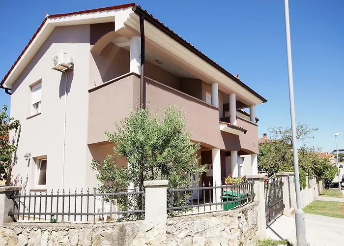 Διαμέρισμα Ema *